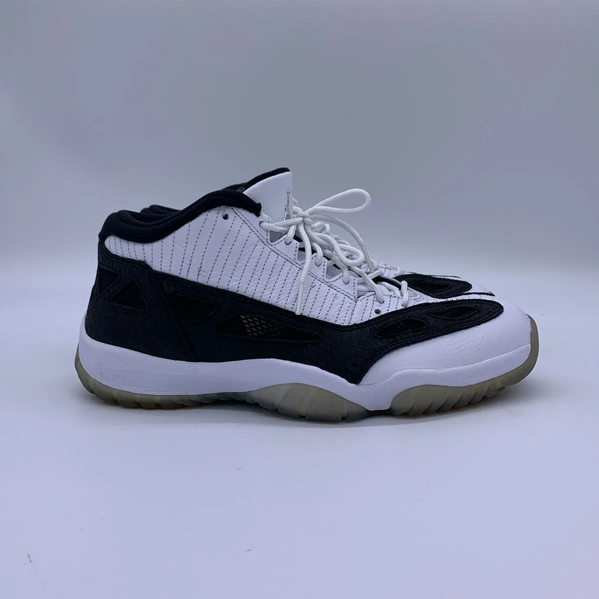 Air Jordan 11 Retro Low IE 'White Black' 2011 Release (Pre-Owned)