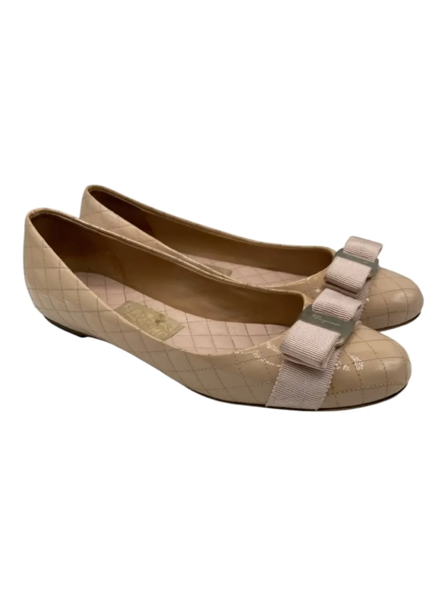 Ferragamo Shoe Size 8 Beige Patent Leather Quilted Bow SHW Flats