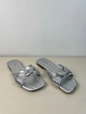 Sandals Flats By Marc Fisher In Silver, Size: 8.5