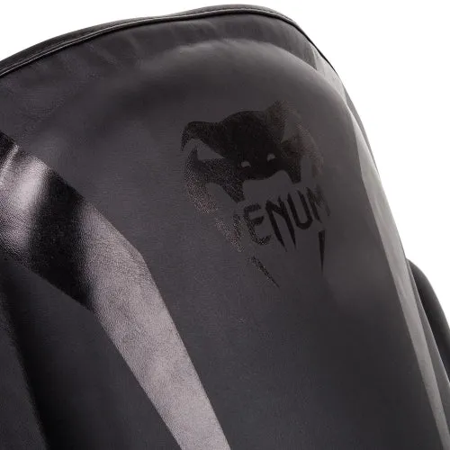 VENUM ELITE 03054 MUAY THAI BOXING MMA SPARRING BELLY PROTECTOR PAD Black