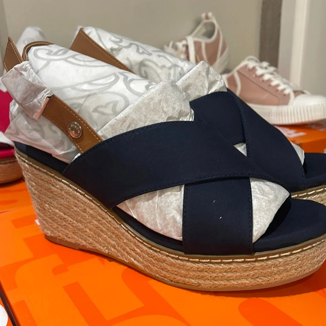 Wedge shoes in Navy by Refresh